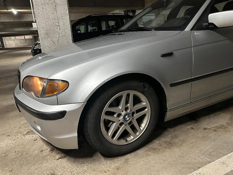 Gebraucht BMW 318 Sport Line 143 PS (105 kW) 2003 Silber Limousine