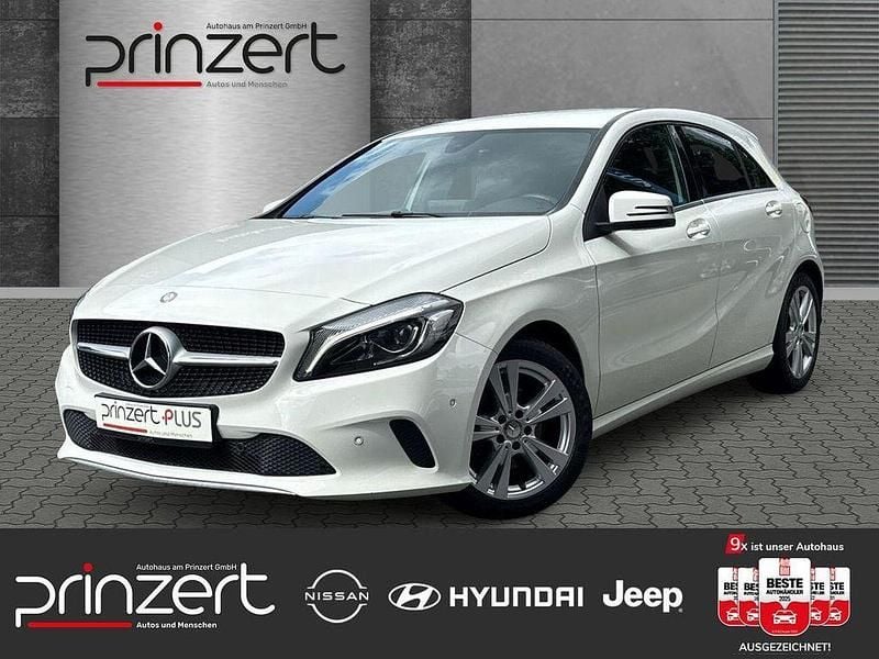 Calcitweiss unilack Gebraucht 2016 Mercedes A160 Urban Limousine | 12.970 € (Fairer Preis) - Bild 1/4