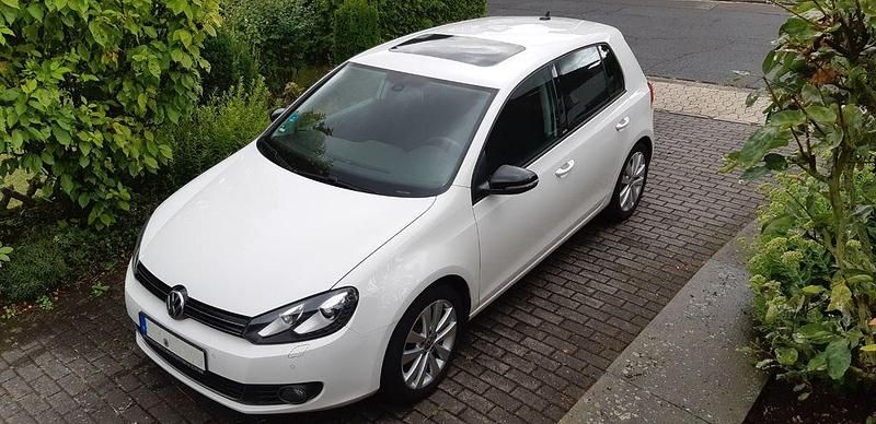 Weiß Gebraucht 2011 VW Golf VI Style Limousine | 6.250 € (Fairer Preis) - Bild 1/4