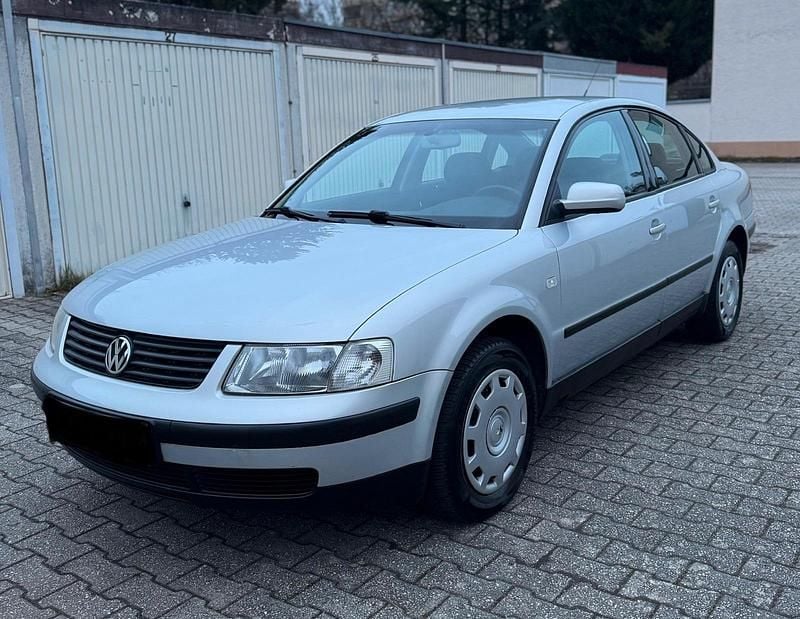 Silber Gebraucht 2000 VW Passat Limousine | 1.250 € (Guter Preis) - Bild 1/4