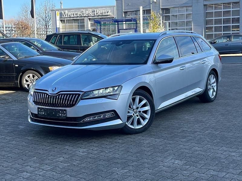 Silber Gebraucht 2019 Skoda Superb Premium Edition Kombi | 20.900 € (Guter Preis) - Bild 1/4