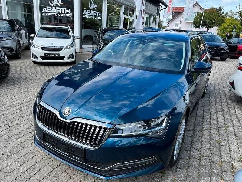 Blau Gebraucht 2021 Skoda Superb Style Kombi | 28.490 € (Fairer Preis) - Bild 1/4