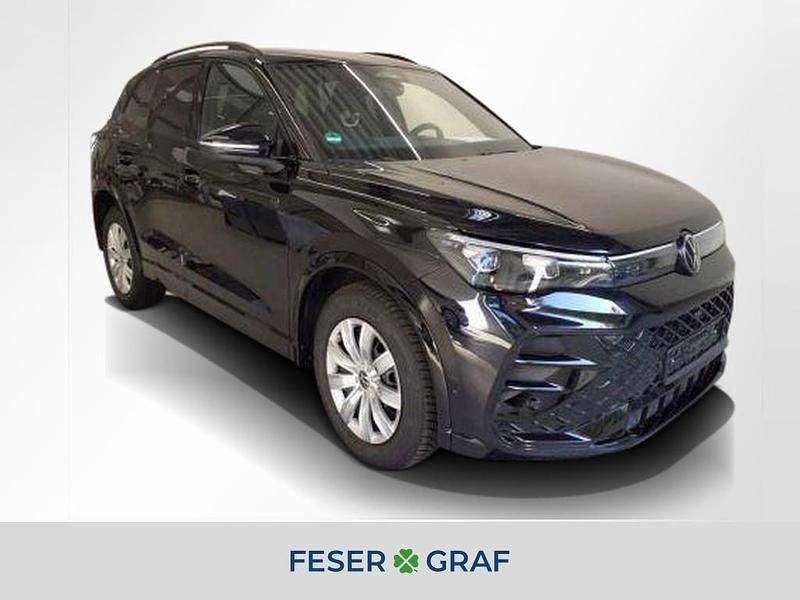Deep black perleffekt Gebraucht 2024 VW Tiguan IQ Drive SUV | 38.980 € (Teuer) - Bild 1/4