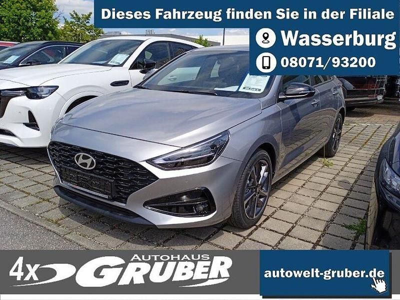 Gebraucht Hyundai i30 Advantage 101 PS (74 kW) 2025 Shimmering silver Limousine