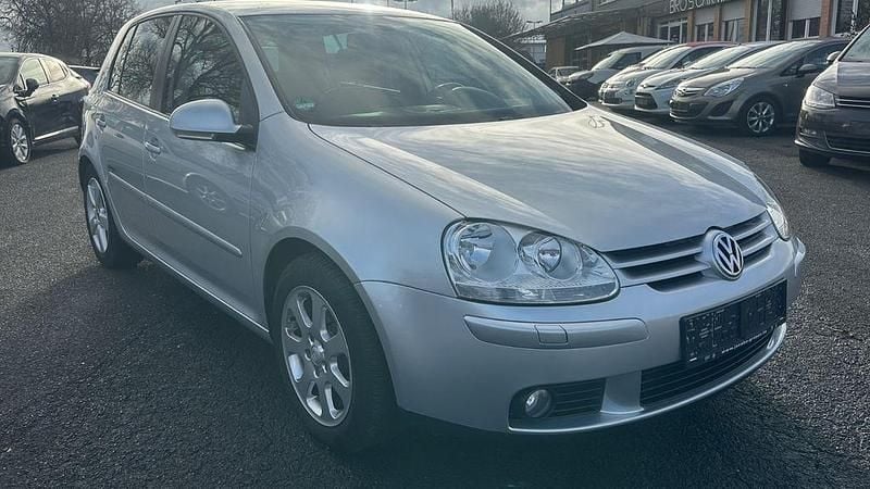 Gebraucht VW Golf 102 PS (75 kW) 2008 Silber Limousine