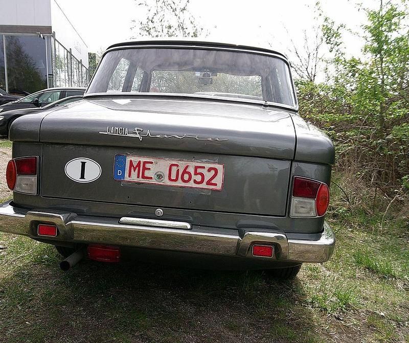 Usata Lancia Flavia 77 CV (56 kW) 1963 Grigio Berlina