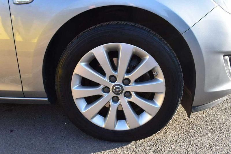 Gebraucht Opel Astra Cosmo 165 PS (121 kW) 2014 Grau Limousine