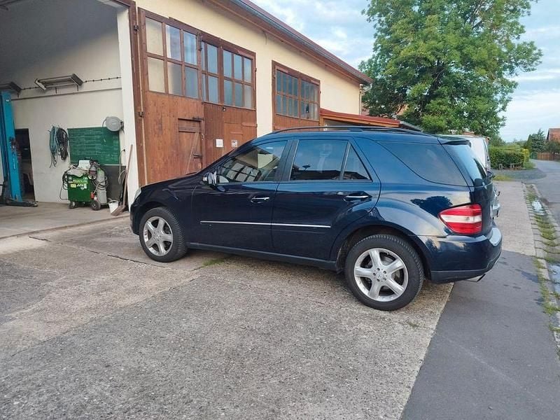 Gebraucht Mercedes ML320 224 PS (164 kW) 2006 Beige SUV