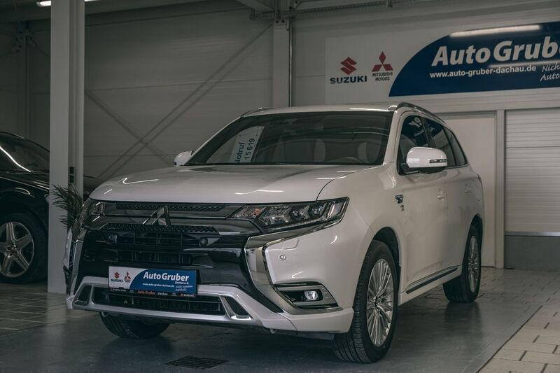 Gebraucht Mitsubishi Outlander P-HEV Top 224 PS (164 kW) 2018 Weiss SUV