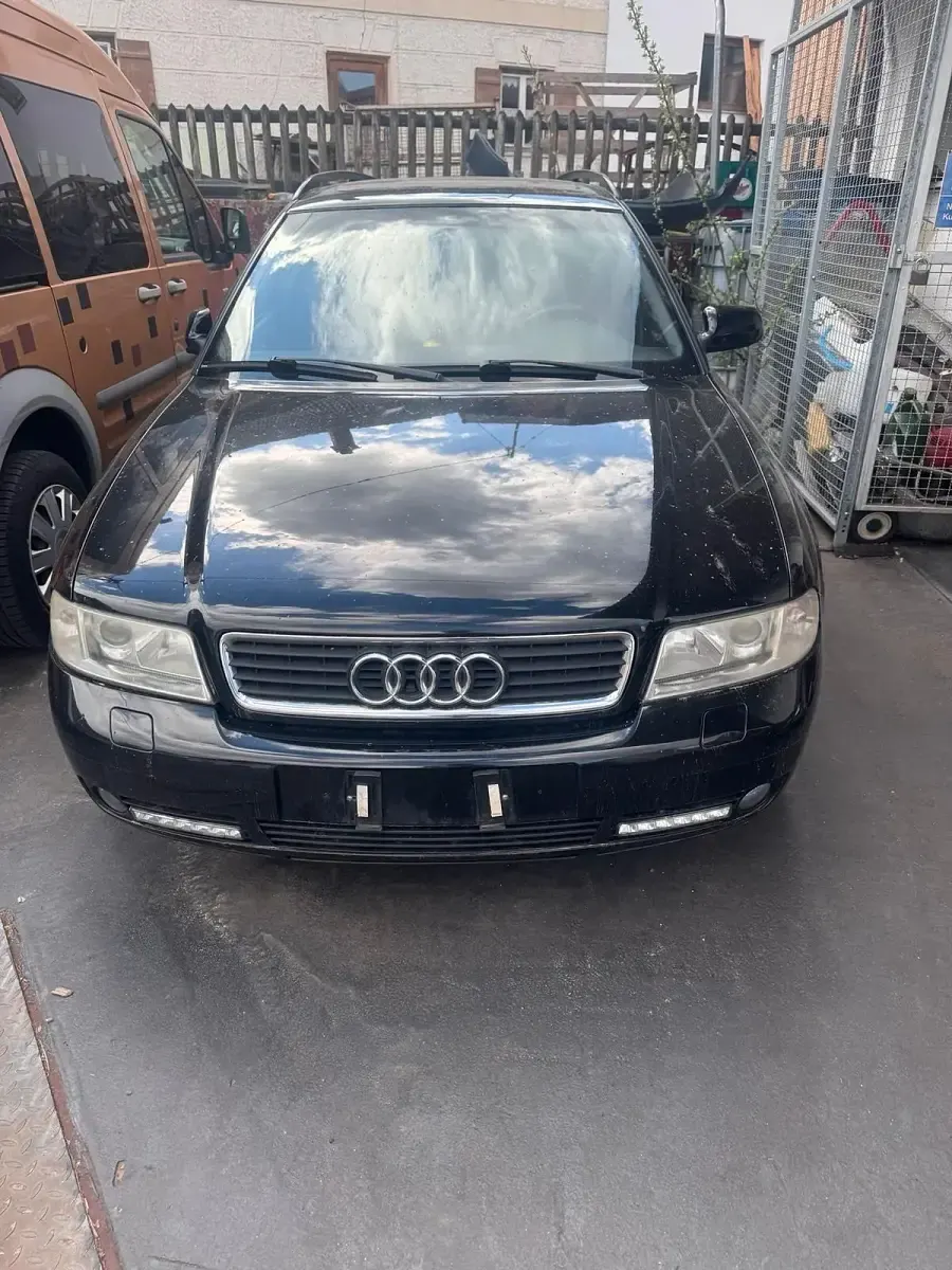 Gebraucht Audi A4 150 PS (110 kW) 2000 Schwarz Kombi