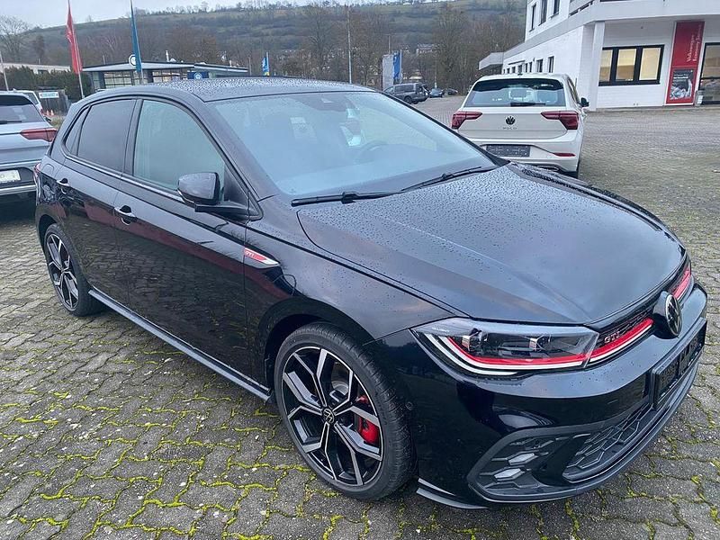 Gebraucht VW Polo IQ Drive 207 PS (152 kW) 2024 Deep black perleffekt Limousine