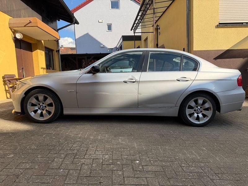 Gebraucht BMW 330 258 PS (189 kW) 2006 Silber Limousine