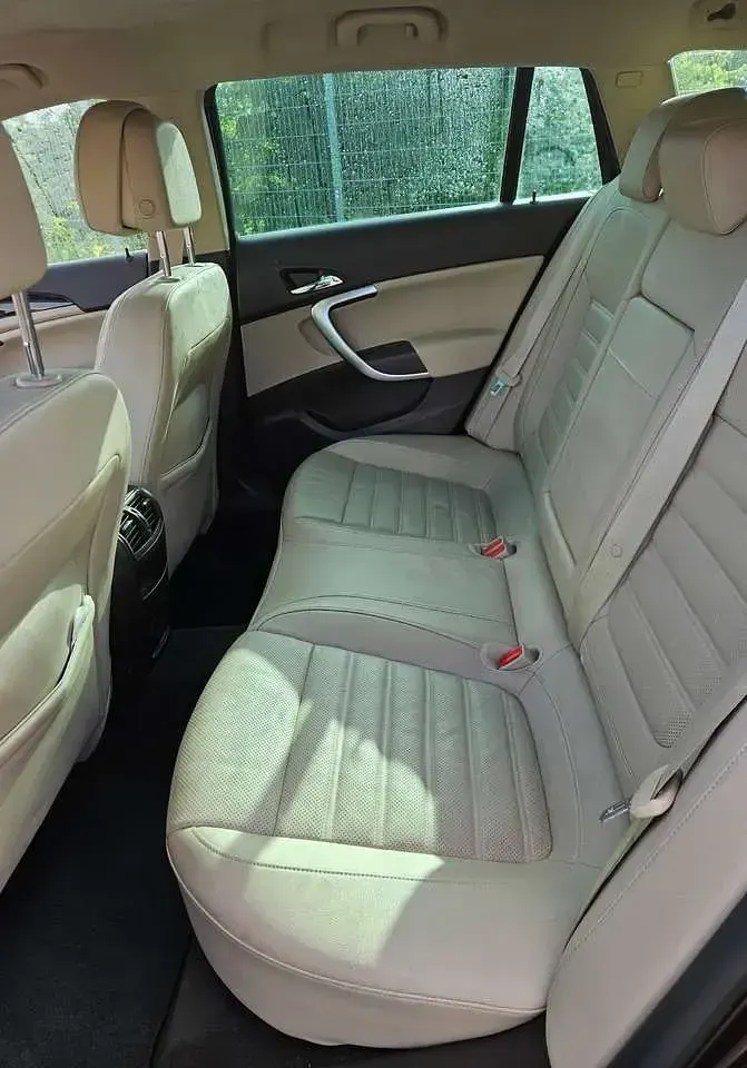Używany Opel Insignia Active 194 KM (142 kW) 2012 Brązowy Kombi
