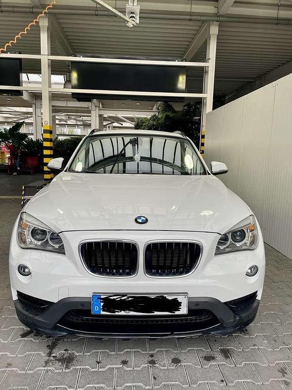 Weiß Gebraucht 2014 BMW X1 SUV | 13.000 € - Bild 1/4