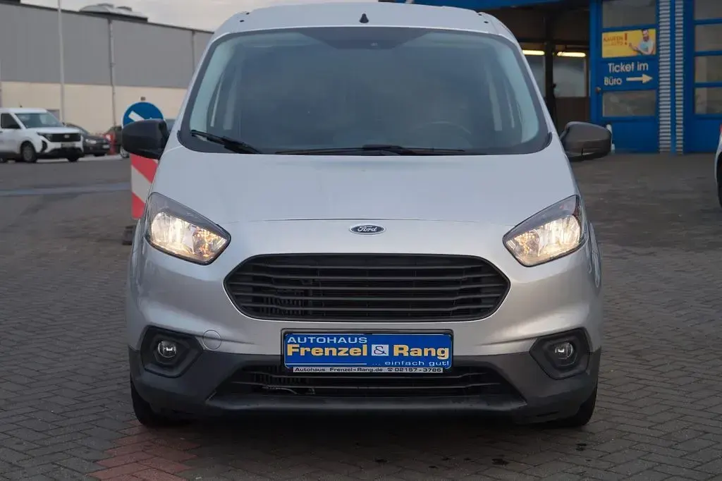 Gebraucht Ford Courier 101 PS (74 kW) 2023 Silber Van / Kleinbus