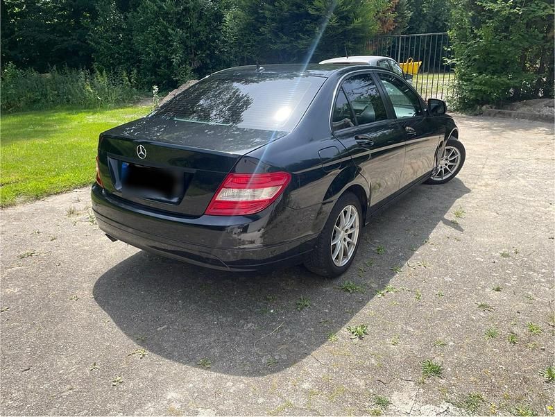 Schwarz Gebraucht 2007 Mercedes C200 Limousine | 3.750 € (Fairer Preis) - Bild 1/4