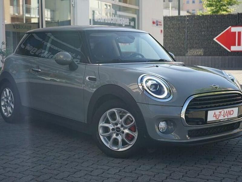 Gebraucht Mini Cooper 136 PS (100 kW) 2019 Moonwalk grau (metallic) Kleinwagen