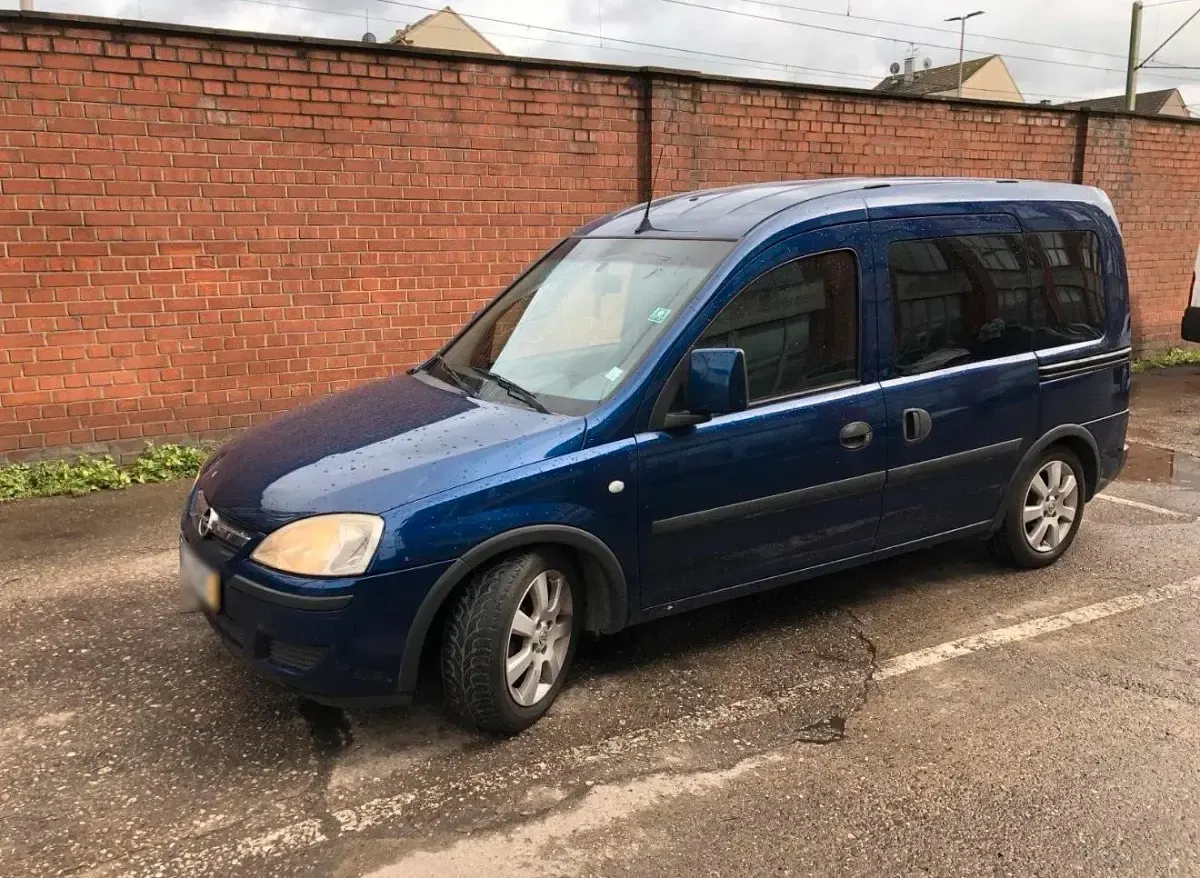 Second-hand Opel Combo 94 CP (69 kW) 2007 Albastru Monovolum