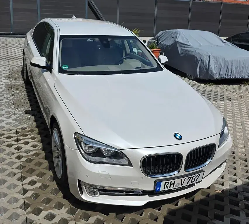 Gebraucht BMW 750L Performance 381 PS (280 kW) 2013 Weiß Limousine