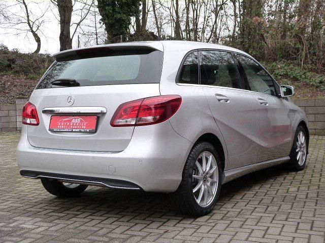 Gebraucht Mercedes B180 Style 122 PS (89 kW) 2017 Silber Van / Kleinbus