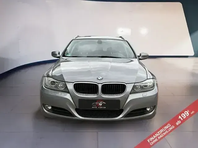 Gebraucht BMW 318 Comfort Edition 143 PS (105 kW) 2012 Grau Limousine