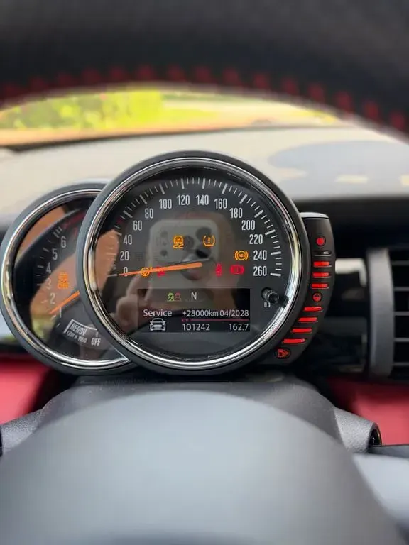 Gebraucht Mini Cooper 136 PS (100 kW) 2017 Schwarz Kleinwagen