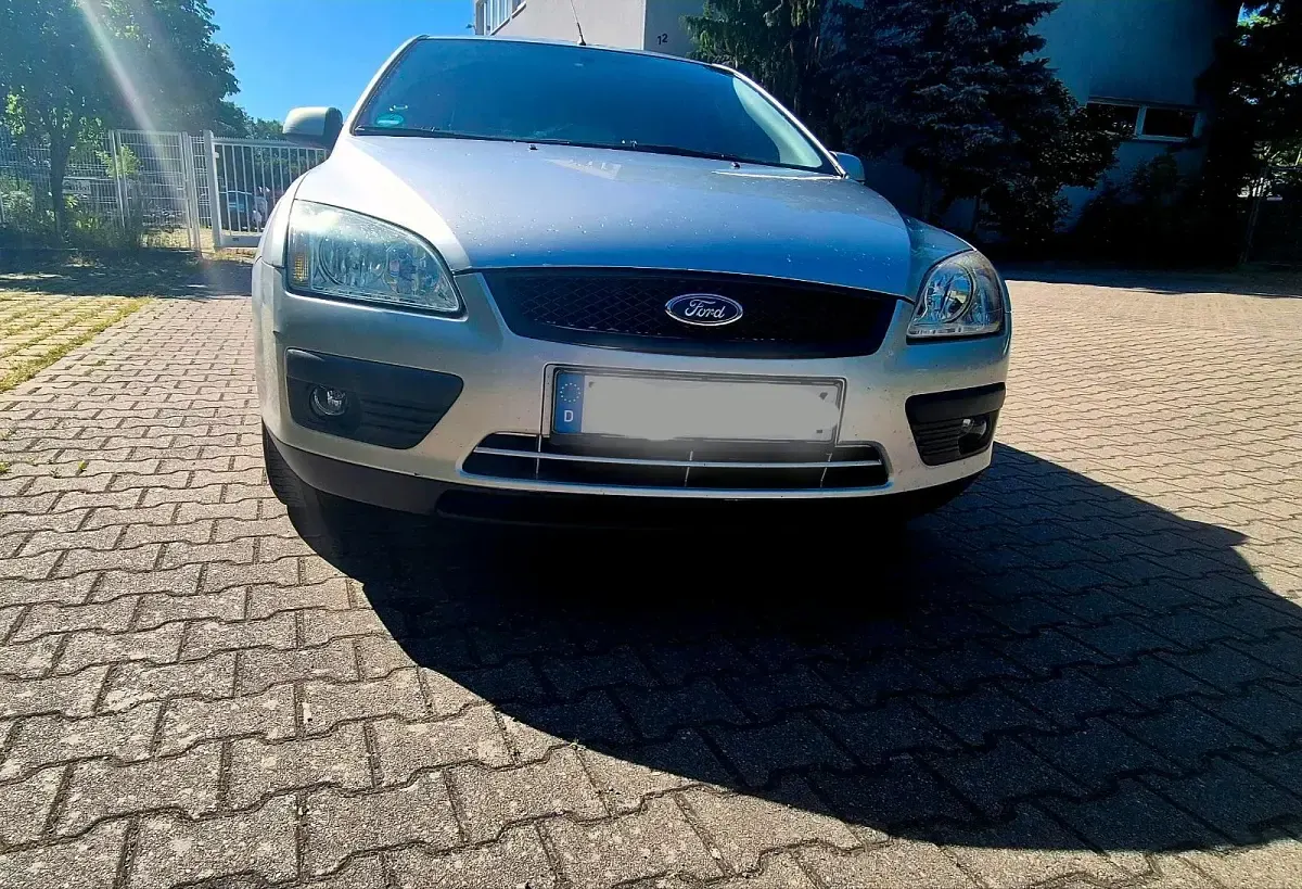 Gebraucht Ford Focus 101 PS (74 kW) 2007 Silber Limousine