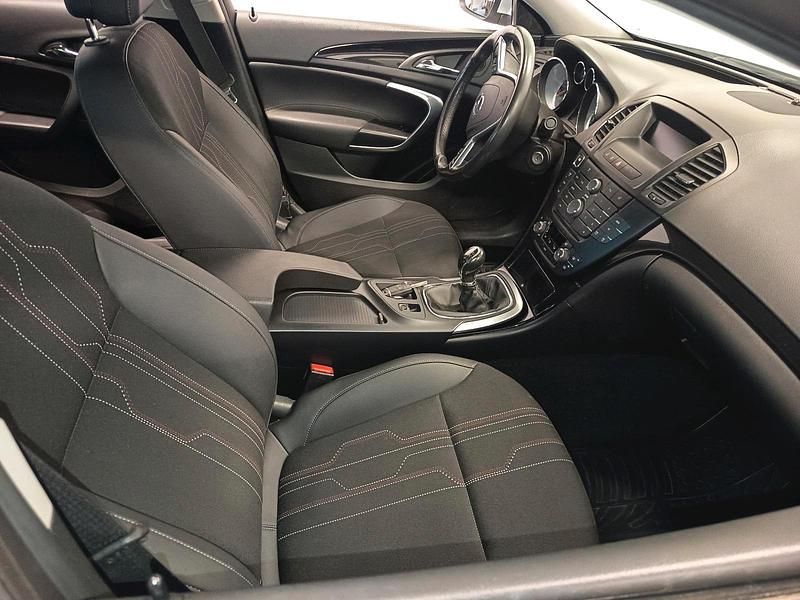 Gebraucht Opel Insignia 140 PS (102 kW) 2012 Limousine