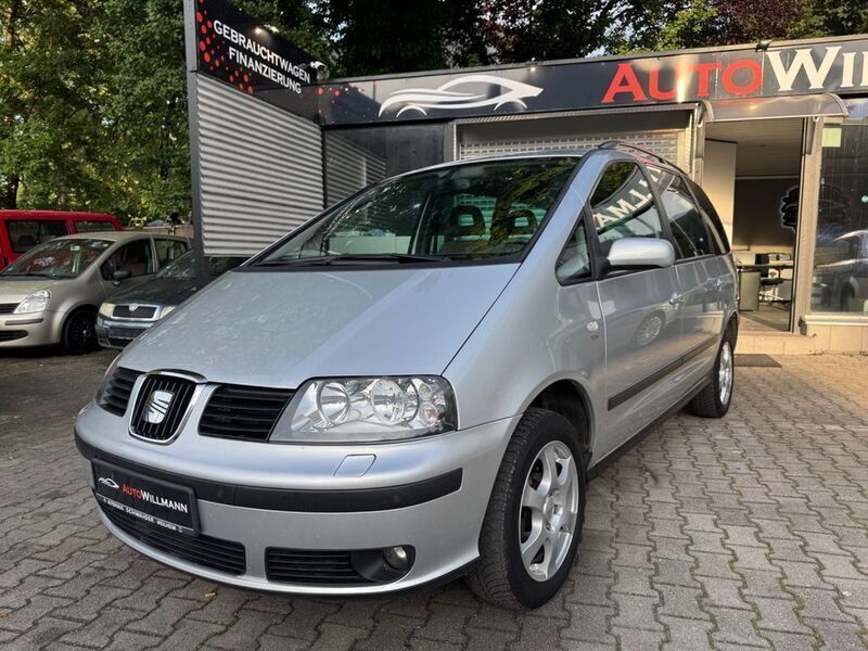 Silber Gebraucht 2008 Seat Alhambra Reference Van / Kleinbus | 6.790 € - Bild 1/4