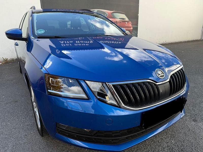Blau Gebraucht 2018 Skoda Octavia Clever Kombi | 14.990 € (Fairer Preis) - Bild 1/4