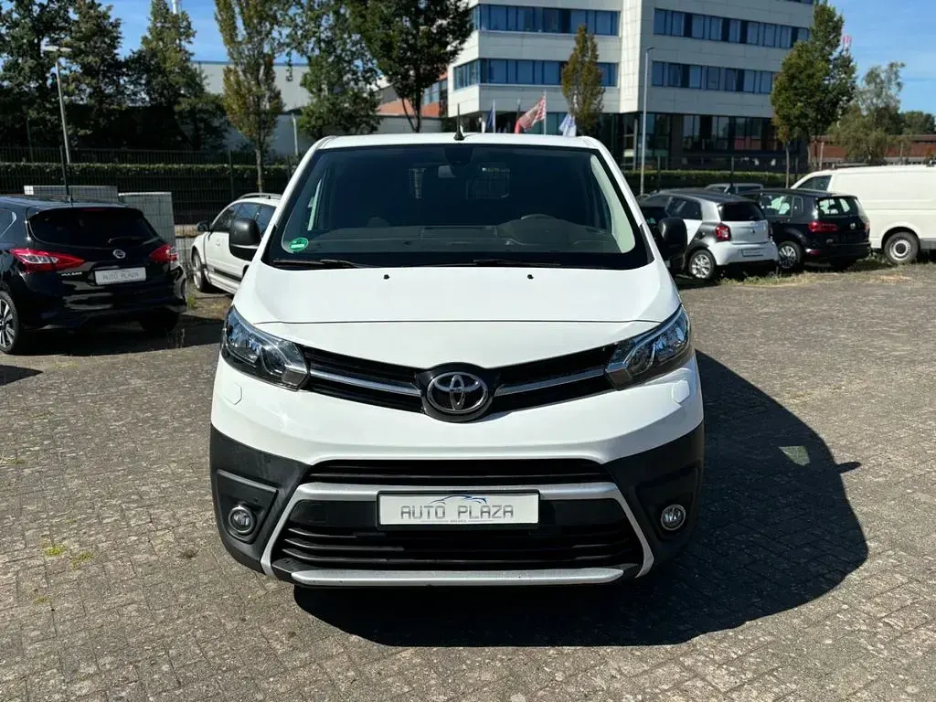 Gebraucht Toyota Proace 116 PS (85 kW) 2019 Weiß Van / Kleinbus
