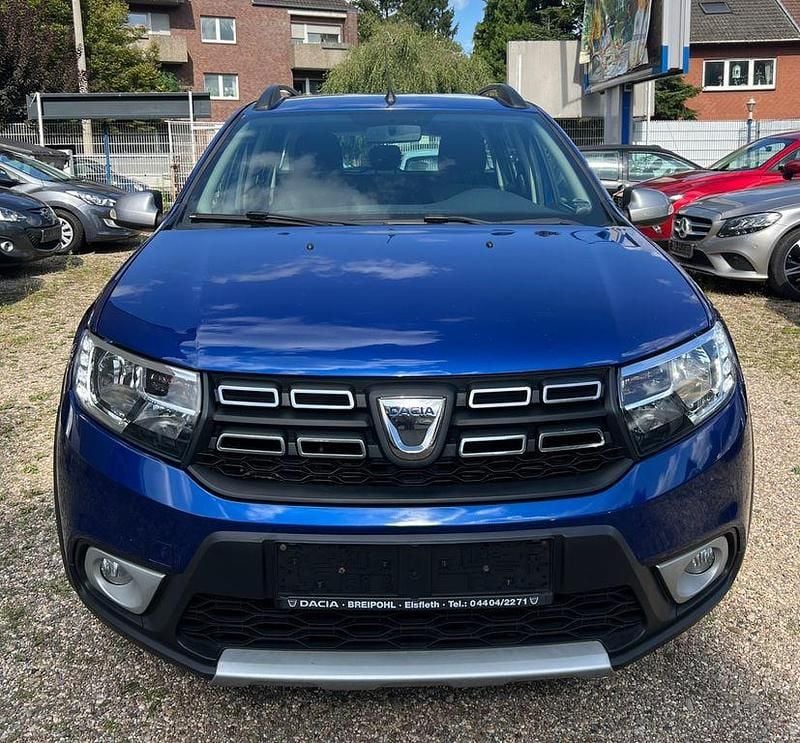 Blau Gebraucht 2020 Dacia Logan MCV Stepway Kombi | 6.990 € (Guter Preis) - Bild 1/4