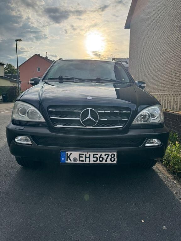 Blau Gebraucht 2004 Mercedes ML270 Edition SUV | 7.500 € (Fairer Preis) - Bild 1/4