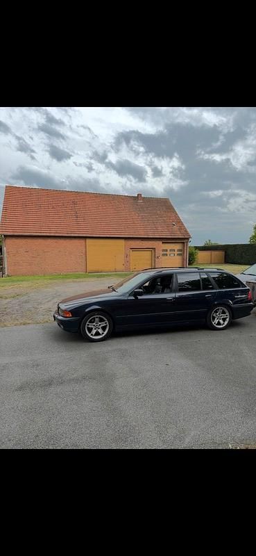 Blau Gebraucht 2000 BMW 528 Kombi | 2.000 € (Guter Preis) - Bild 1/4