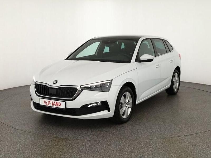 Weiß Gebraucht 2023 Skoda Scala Kleinwagen | 22.490 € (Guter Preis) - Bild 1/4