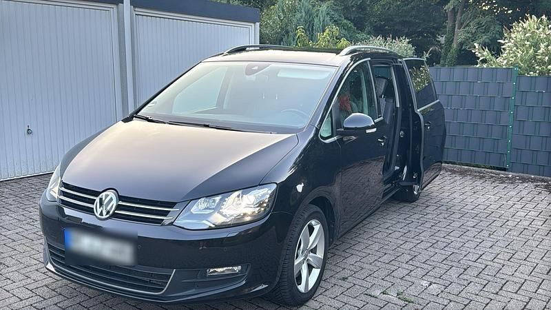Schwarz Gebraucht 2016 VW Sharan Allstar Van / Kleinbus | 21.800 € (Fairer Preis) - Bild 1/4