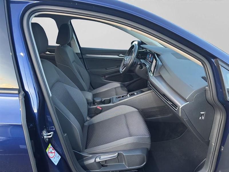 Gebraucht VW Golf VIII Active 150 PS (110 kW) 2022 Atlantic blue metallic Limousine