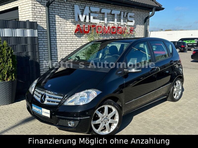 Kosmosschwarz metalliclack Gebraucht 2011 Mercedes A180 Sport Kleinwagen | 6.999 € (Etwas zu teuer) - Bild 1/4