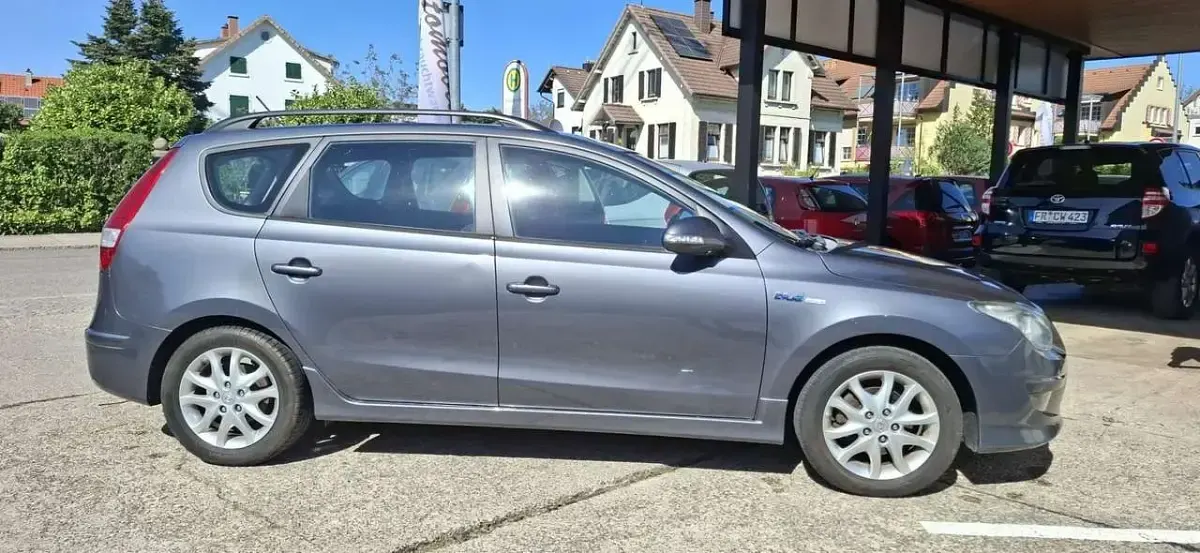Gebraucht Hyundai i30 Classic 109 PS (80 kW) 2012 Grau Kombi