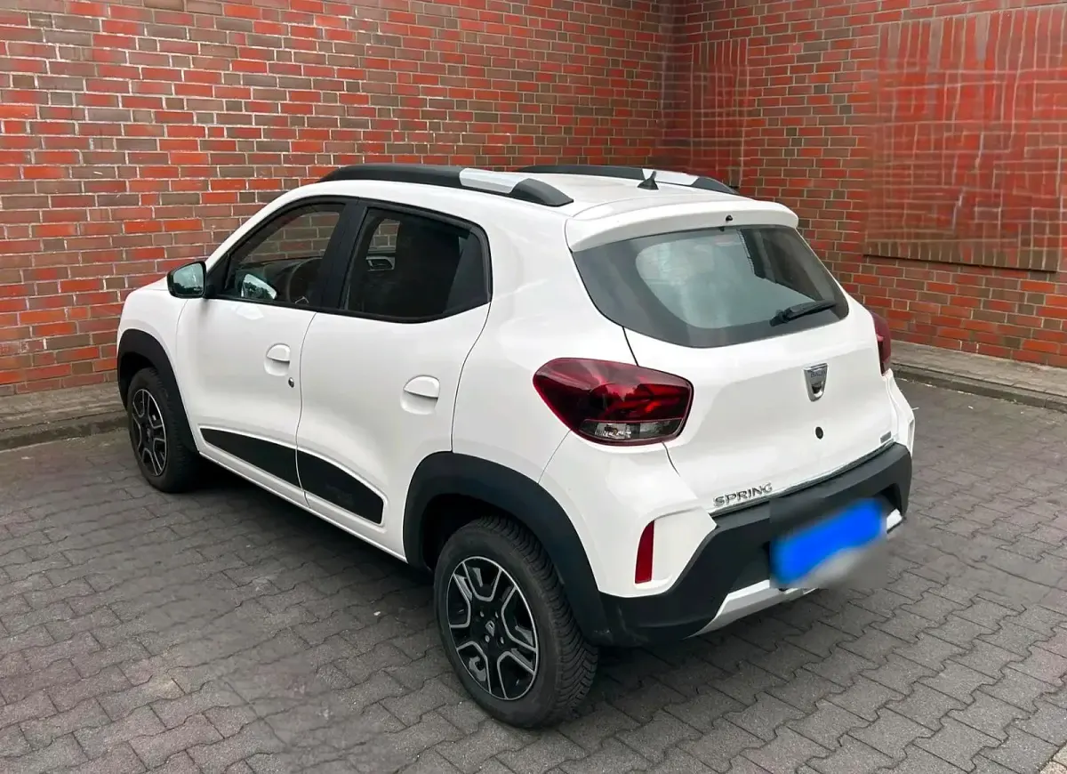 Gebraucht Dacia Spring Comfort Plus 33 kW (45 PS) 2022 Weiß Kleinwagen