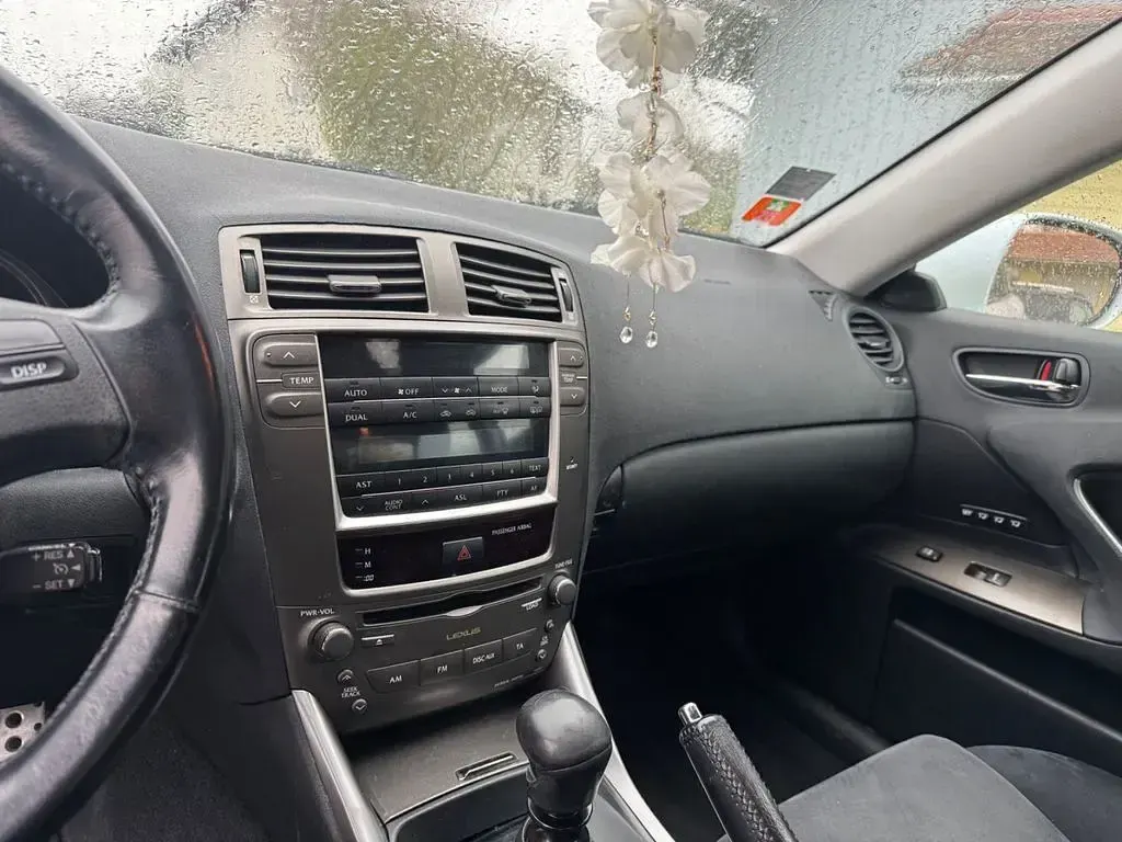 Second-hand Lexus IS220 177 CP (130 kW) 2007 Alb Berlinǎ