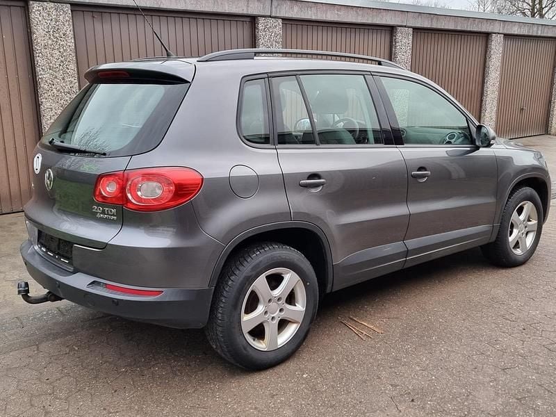 Gebraucht VW Tiguan 140 PS (102 kW) 2010 Grau SUV