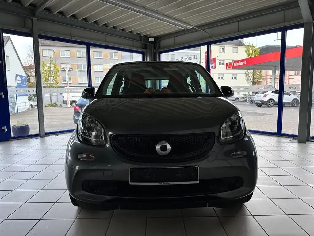 Second-hand Smart ForFour Passion 71 CP (52 kW) 2016 Negru Hatchback