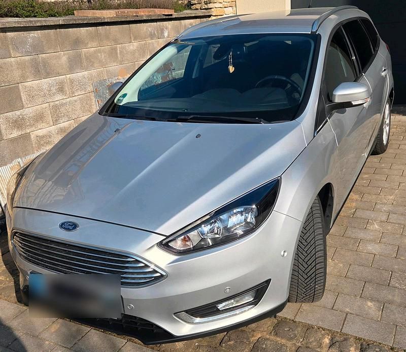 Gebraucht Ford Focus Titanium 150 PS (110 kW) 2018 Grau Kombi