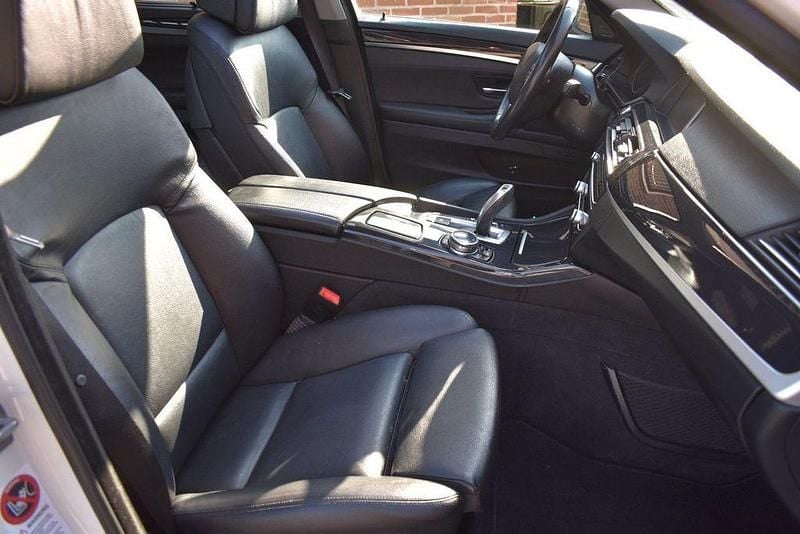 Gebraucht BMW 525 Executive 218 PS (160 kW) 2013 Weiß Kombi