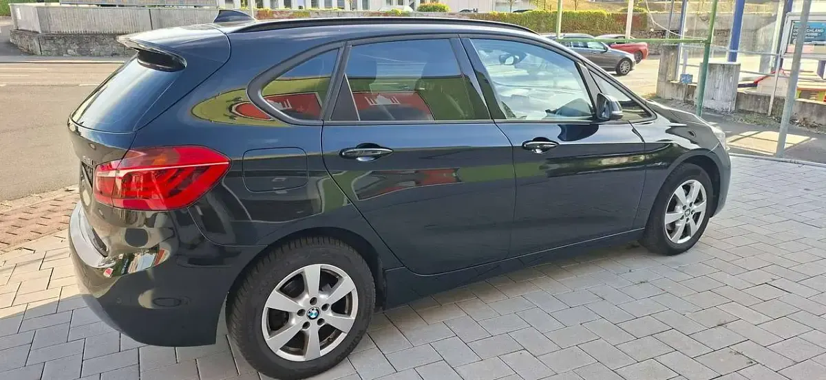 Gebraucht BMW 218 Advantage 140 PS (102 kW) 2018 Black sapphire metallic Van / Kleinbus