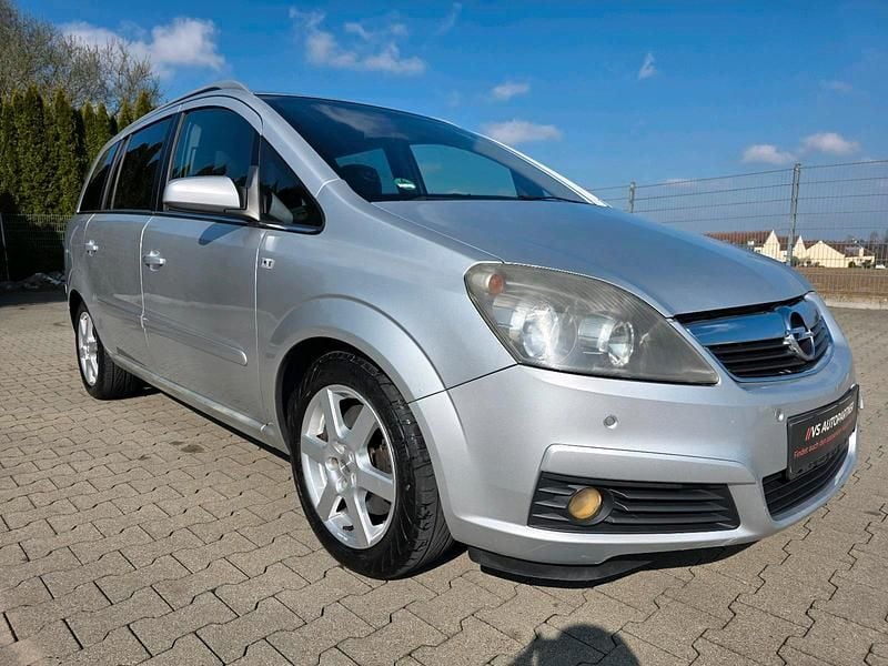 Silber Gebraucht 2007 Opel Zafira Van / Kleinbus | 4.890 € (Etwas zu teuer) - Bild 1/4