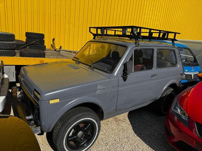 Grün Gebraucht 1998 Lada niva SUV | 1.999 € (Etwas zu teuer) - Bild 1/4