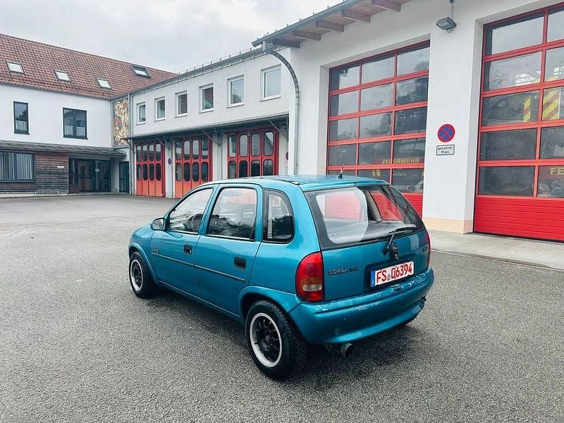 Second-hand Opel Corsa 1994 Albastru Hatchback