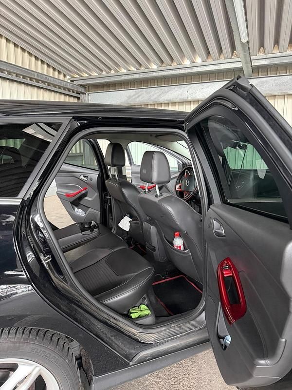 Gebraucht Ford Focus 150 PS (110 kW) 2016 Schwarz Kombi